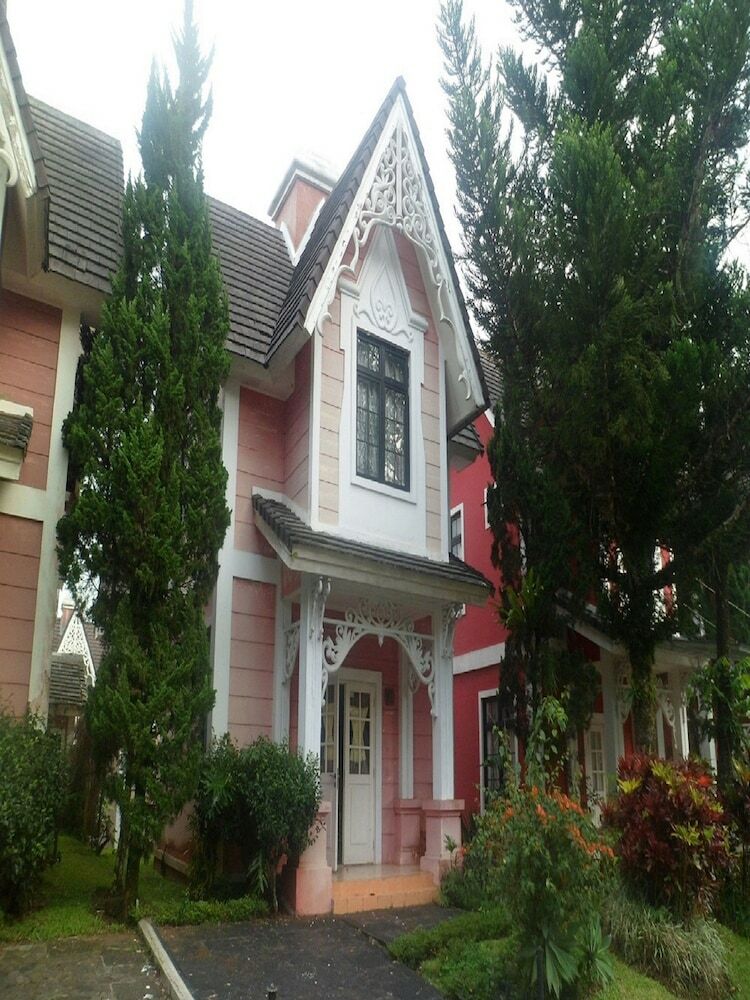 Villa Kota Bunga Vinca