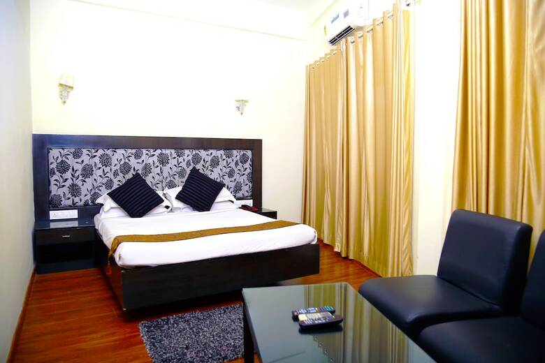Hotel Green Park Residency