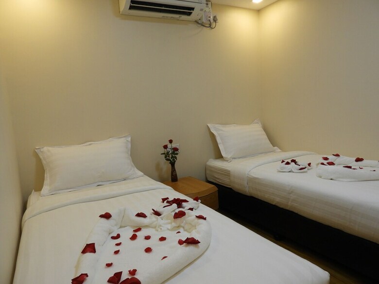 Hostal Backpacker Hostel - Adults Only