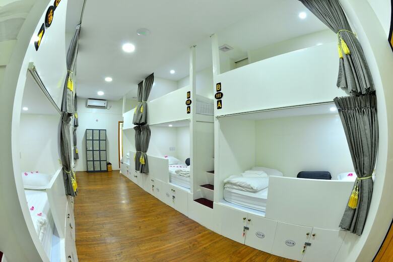 Hostal Backpacker Hostel - Adults Only