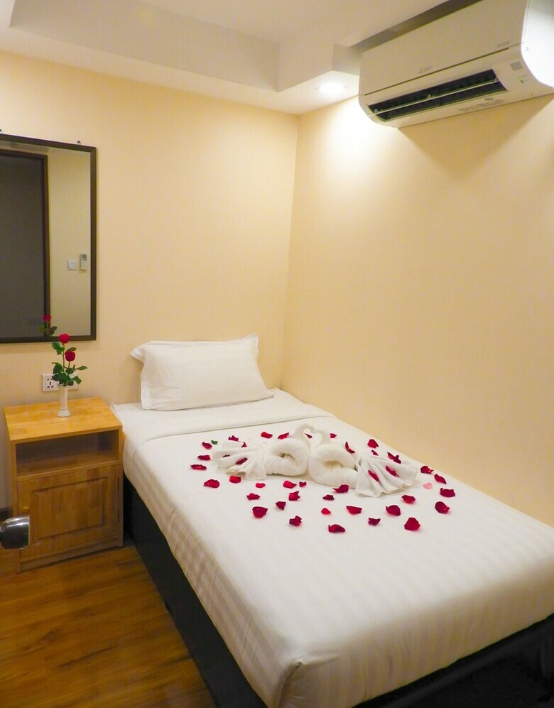Hostal Backpacker Hostel - Adults Only