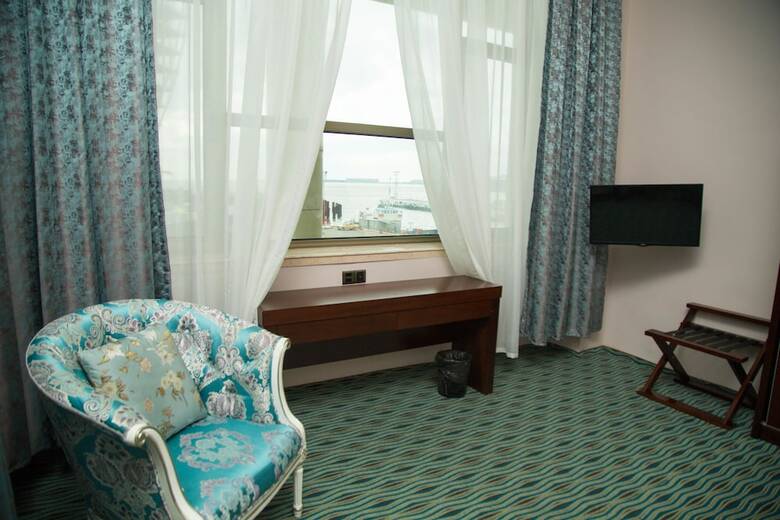 Ruma Port Hotel
