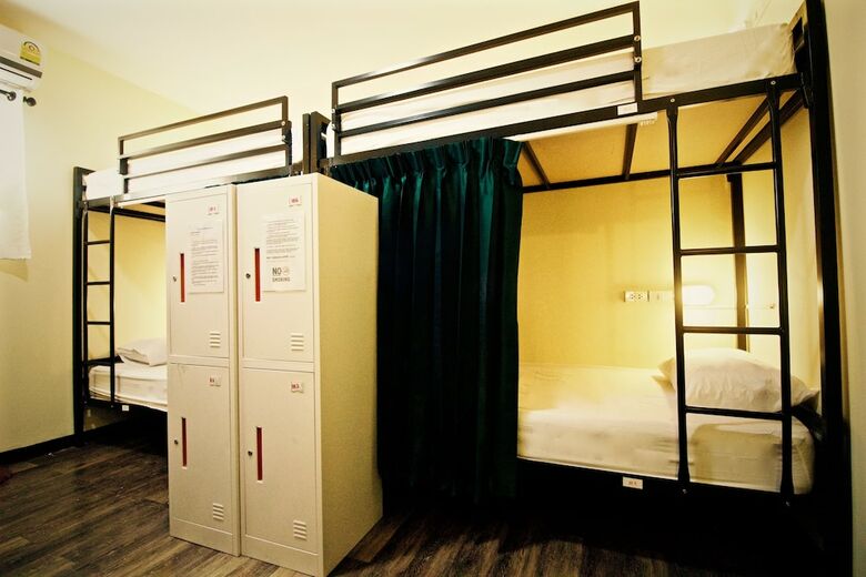 Hostal Art Hotel Sanamchai