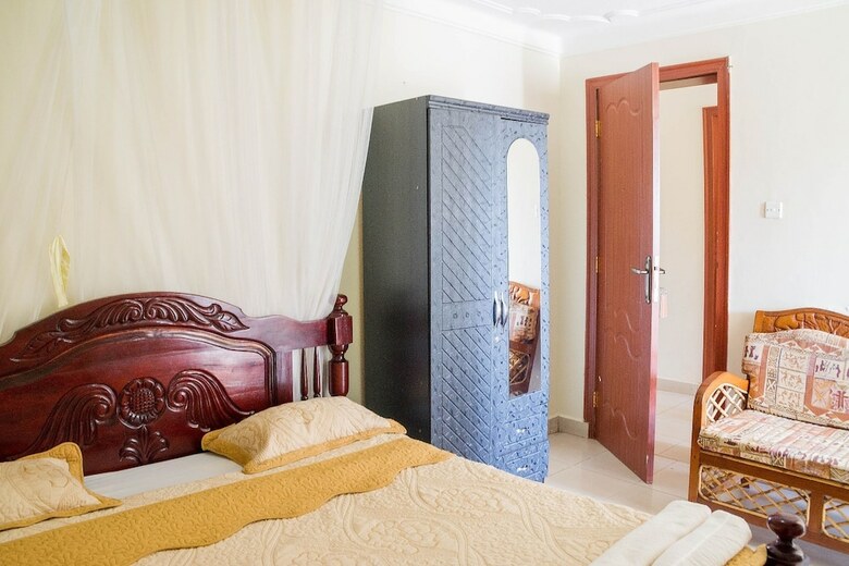 Alcom Hotel
