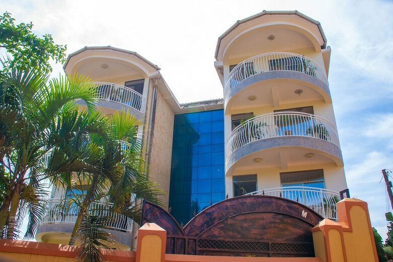 Alcom Hotel