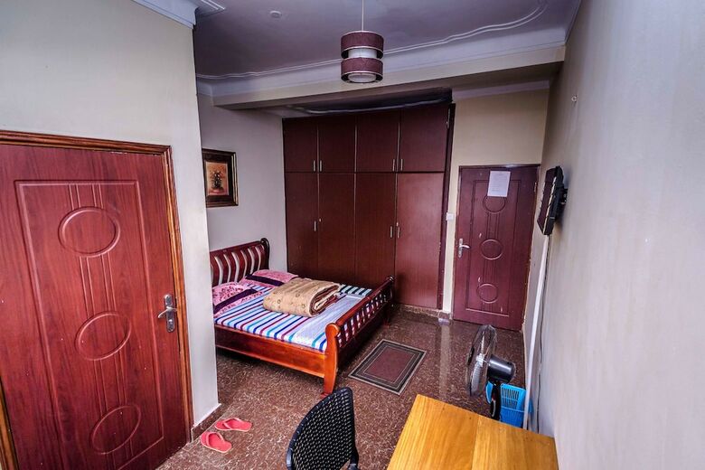 Giraffe Park Hotel