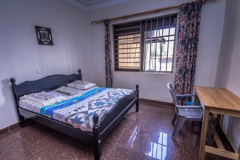 Giraffe Park Hotel