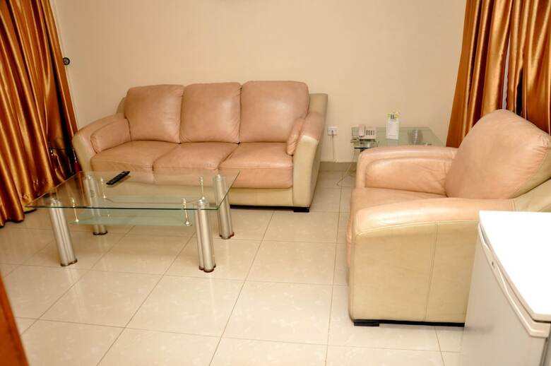 Hotel The Habitat Suites & Apartments