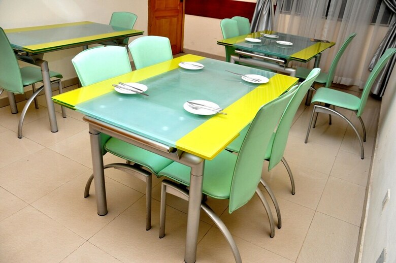 Hotel The Habitat Suites & Apartments
