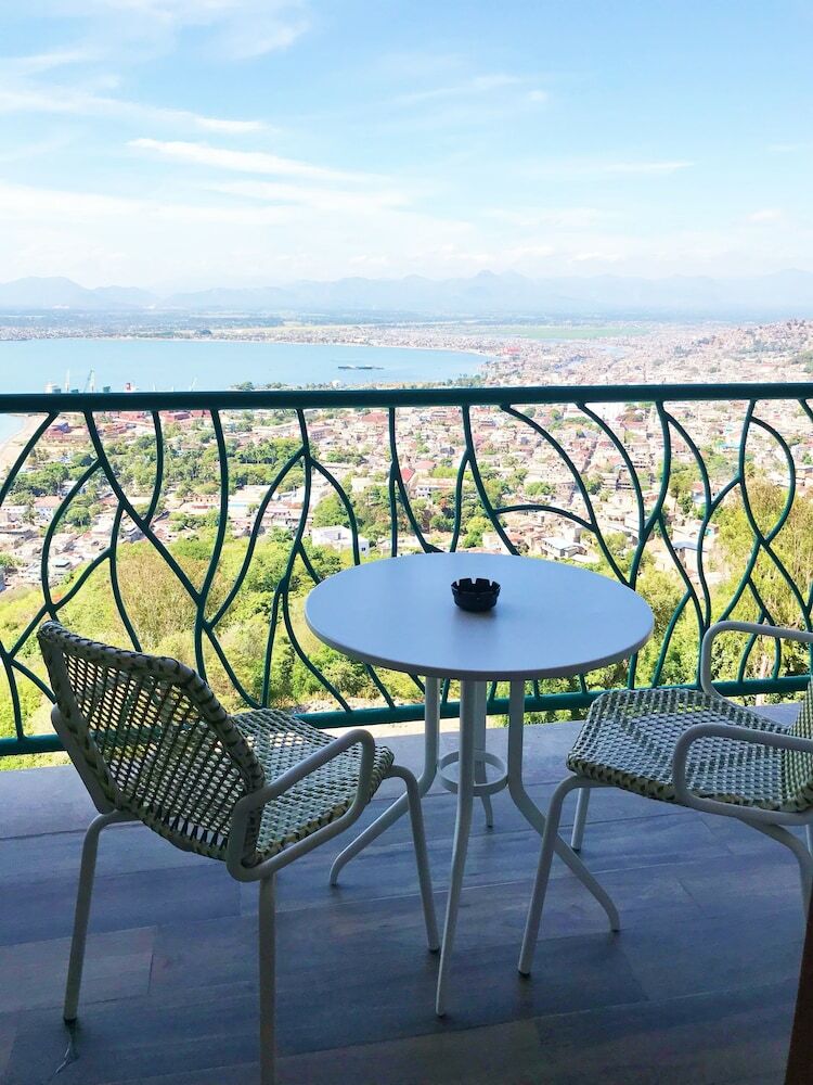 Satama Hotel