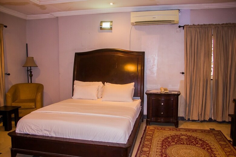 Hotel Tivoli Residence & Bar