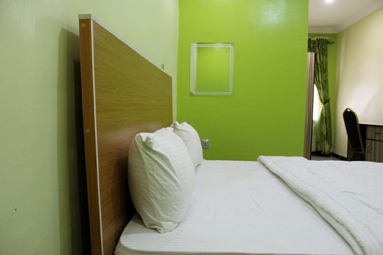 Osajamen Hotel