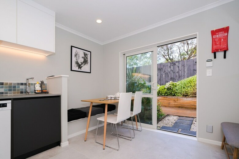 Albany Rosedale Modern 2 Bedroom Unit