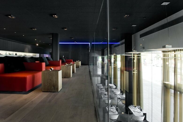 Carbon Hotel - Different Hotels