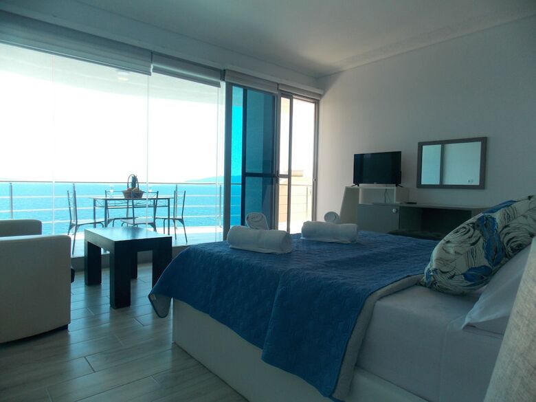 Hotel Oceanic Overview Suites