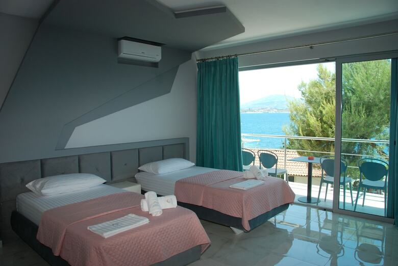 Hotel Oceanic Overview Suites