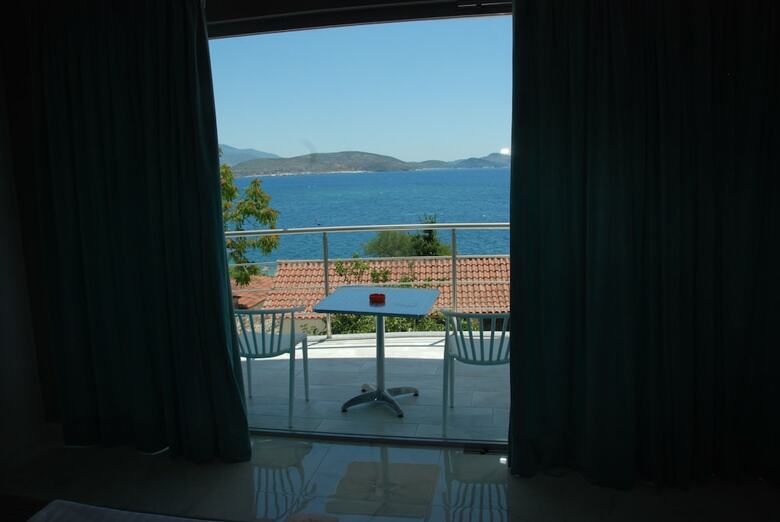 Hotel Oceanic Overview Suites