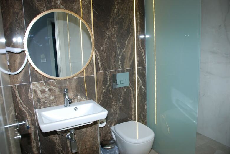 Hotel Oceanic Overview Suites