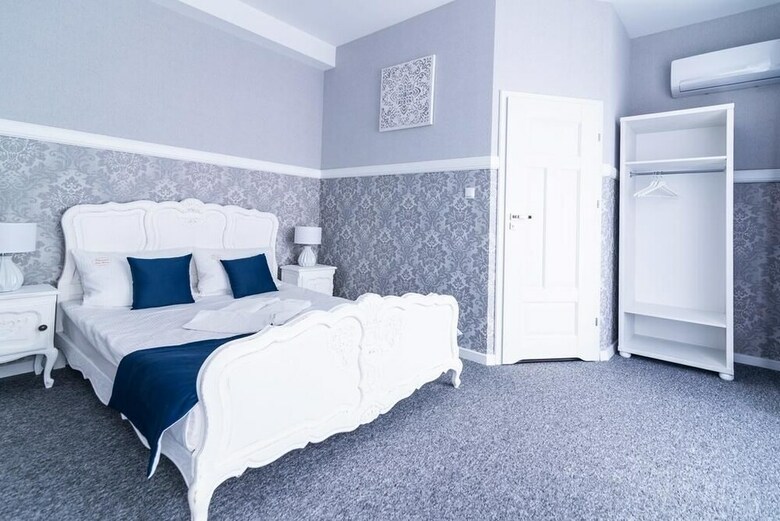 Premium - Bed & Breakfast