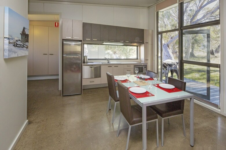 Ecocrackenback 17 'sustainable Chalet Close To The Slopes.'