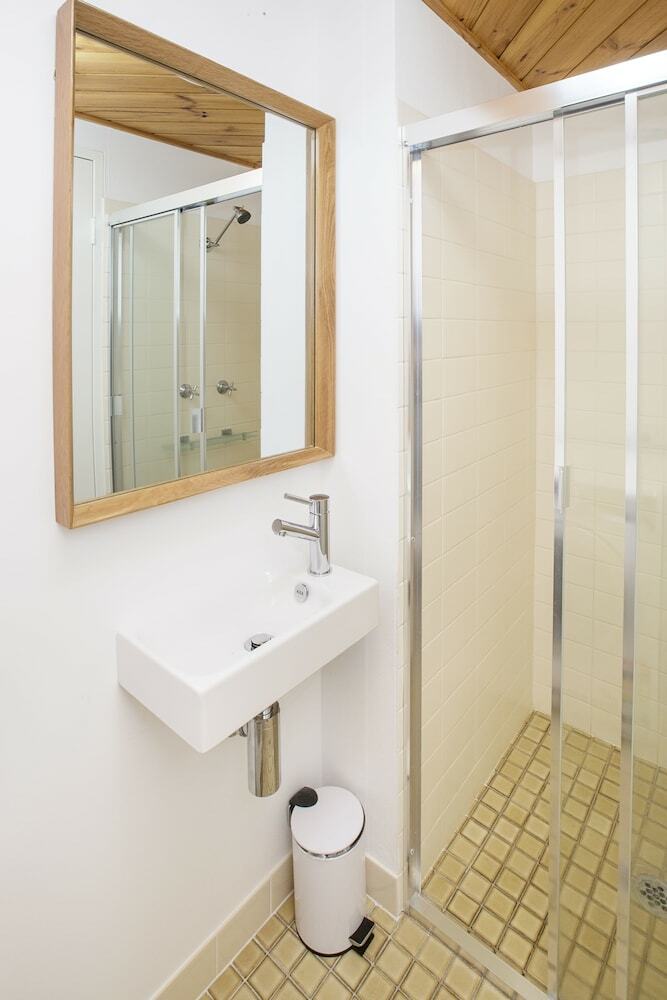 Avalanche 6 - Sophisticated Style & Modern Comfort With A Central Location