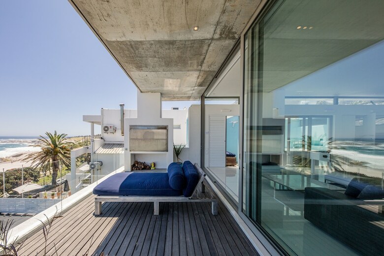 15 Views Penthouse - One Bedroom Apartment, Sleeps 2