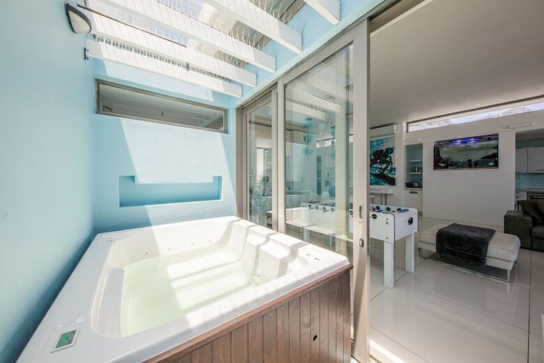 15 Views Penthouse - One Bedroom Apartment, Sleeps 2