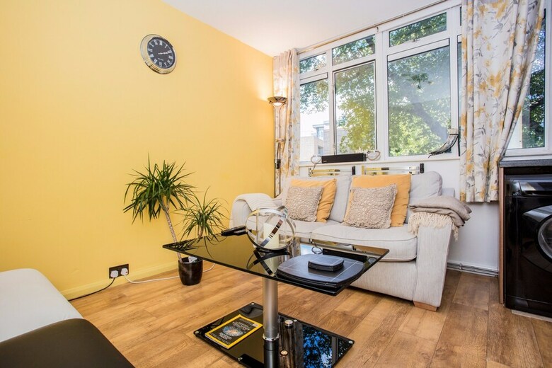 Maida Vale 1 Bedroom Apartment With A Balcony