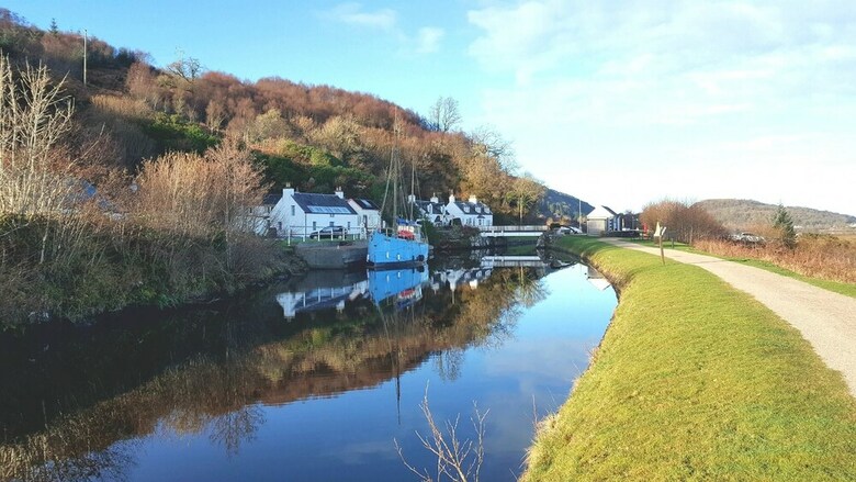 Crinan Canal Cottage No8, Kilmartin