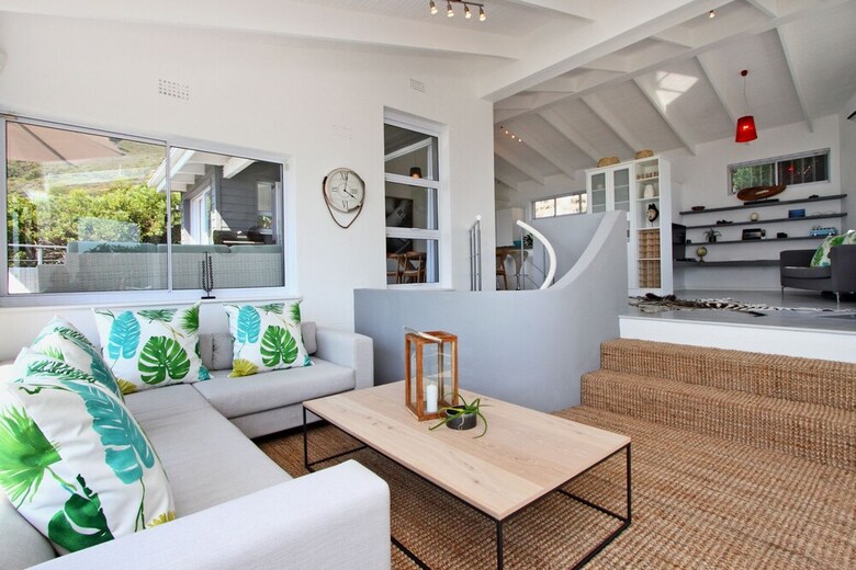 Bungalow On 4th - Three Bedroom House, Sleeps 6