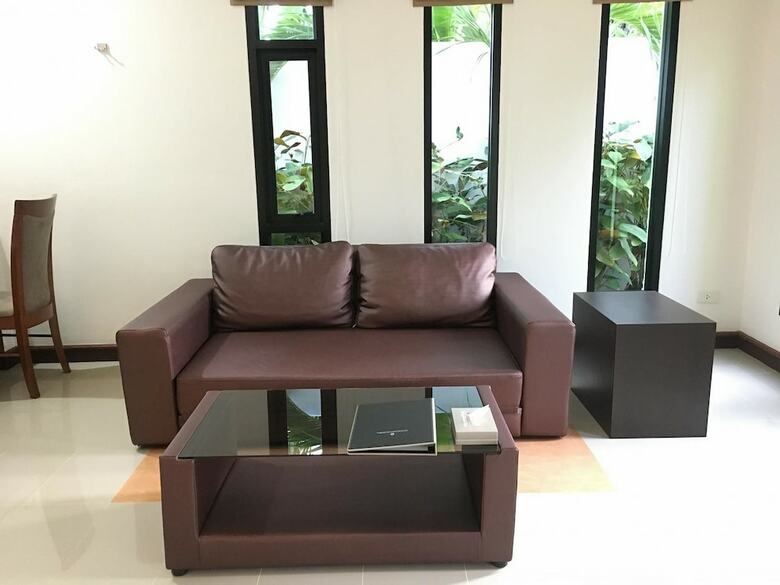 3z Pool Villa & Hotel