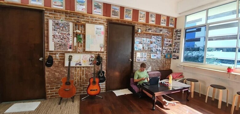Hostal Escape Backpackers Kk