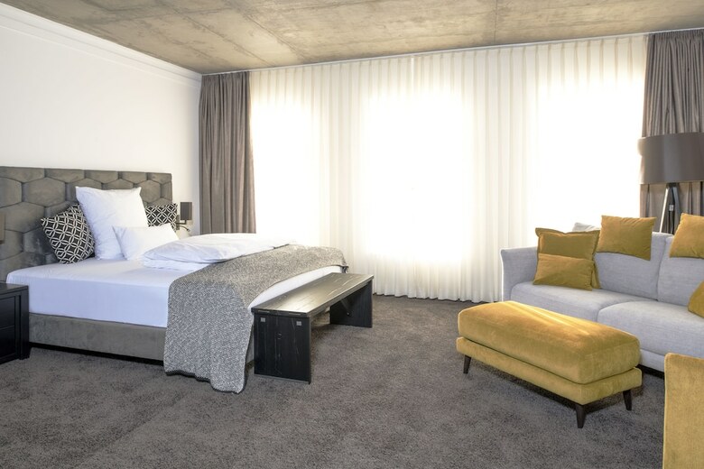 Hotel H�ll Am Main
