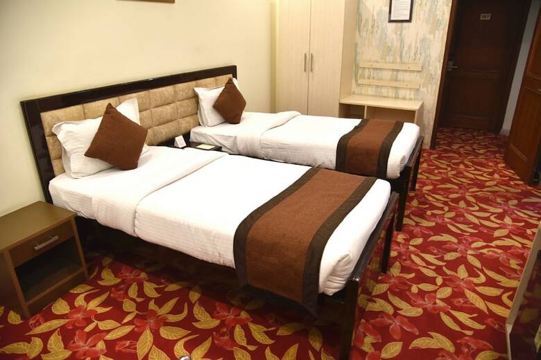 Hotel Nirvana Suites