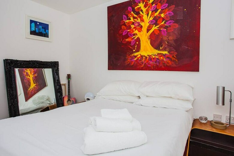 Lovely 1 Bed Apartment In Fantastic Location