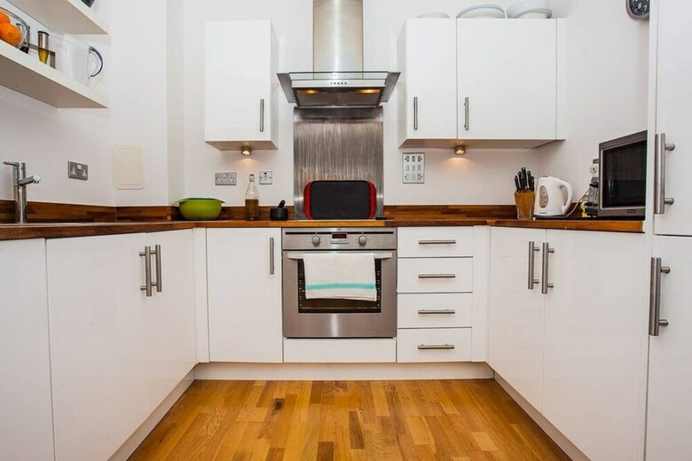 Lovely 1 Bed Apartment In Fantastic Location