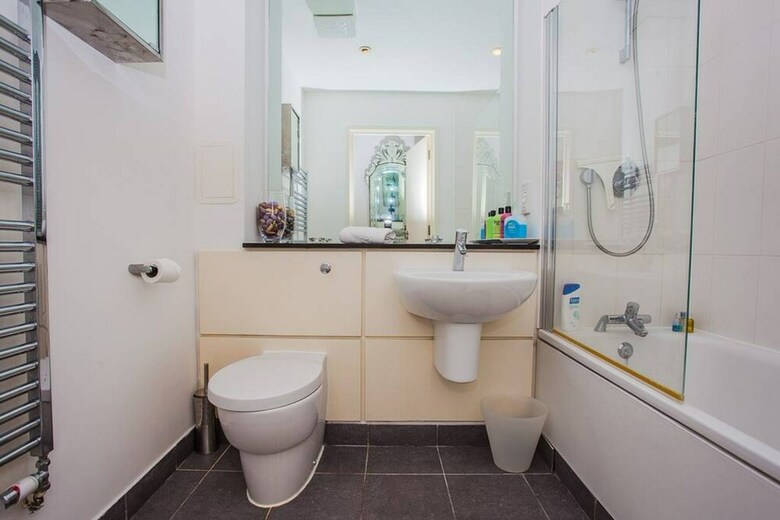Lovely 1 Bed Apartment In Fantastic Location
