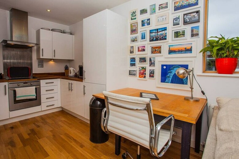 Lovely 1 Bed Apartment In Fantastic Location