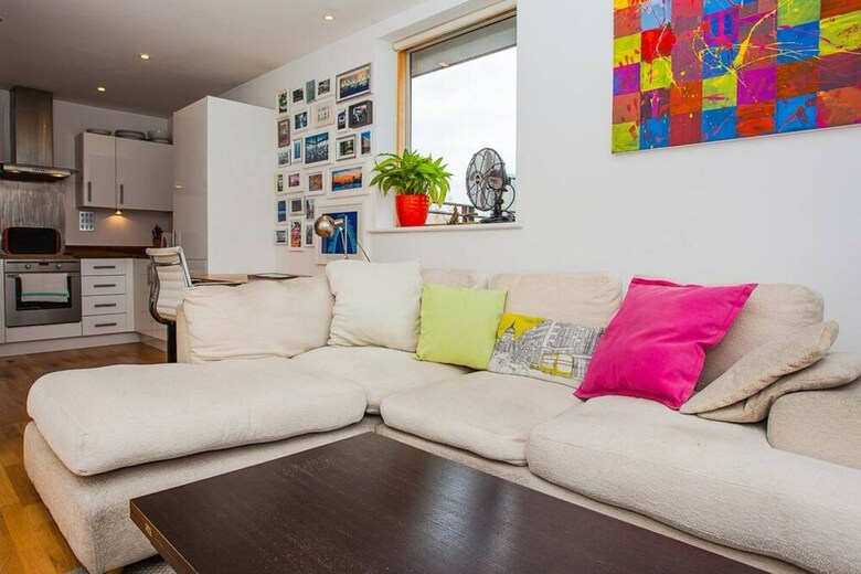 Lovely 1 Bed Apartment In Fantastic Location