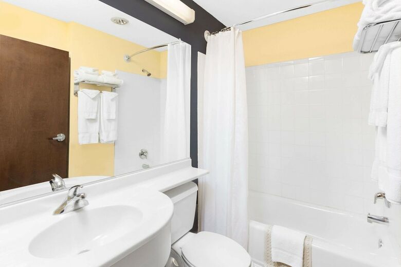 Hotel Microtel Inn & Suites By Wyndham Kearney
