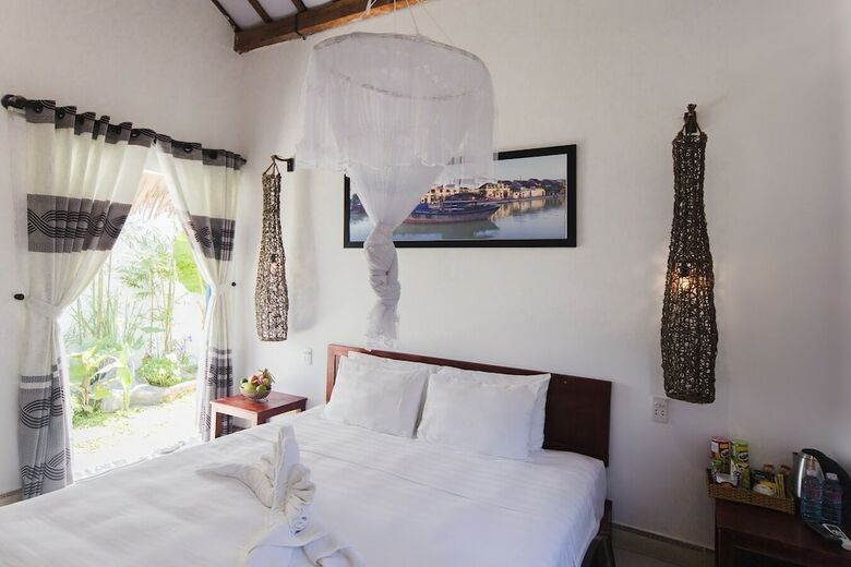Hotel Cashew Tree Bungalow