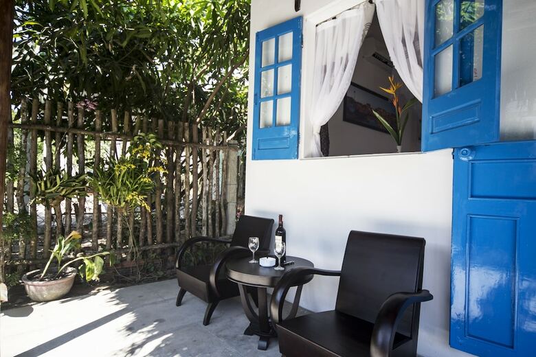 Hotel Cashew Tree Bungalow