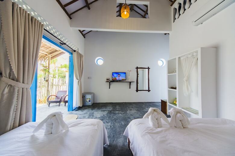Hotel Cashew Tree Bungalow