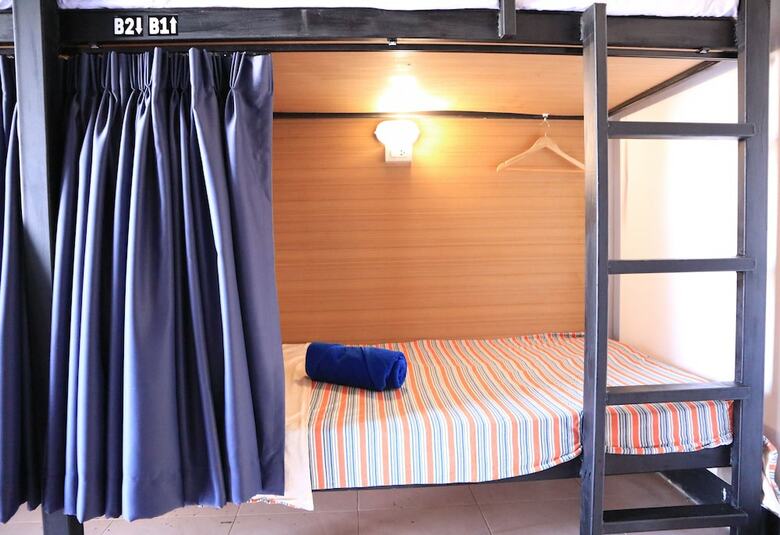 Hostal In The City Co-living & Co-working Space - Hostel