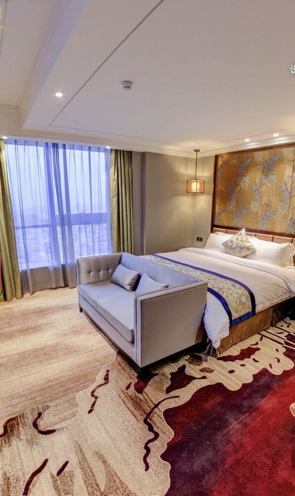 Huayu Landmark Hotel
