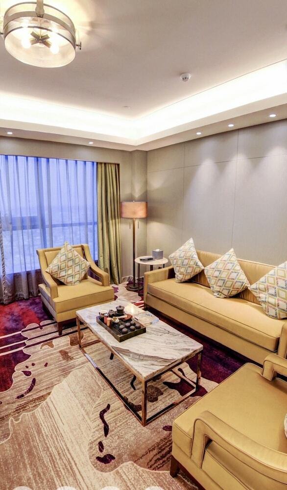 Huayu Landmark Hotel