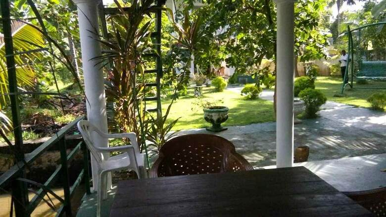 Mangroven River View Hotel