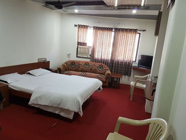 Hotel Dhruv Palace