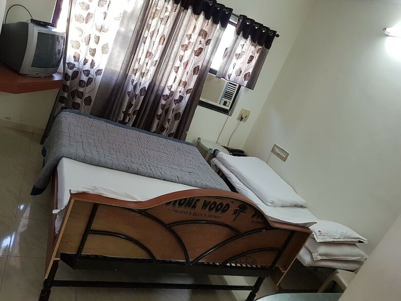 Hotel Dhruv Palace