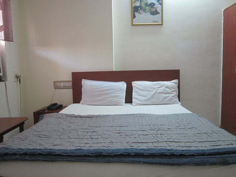 Hotel Dhruv Palace